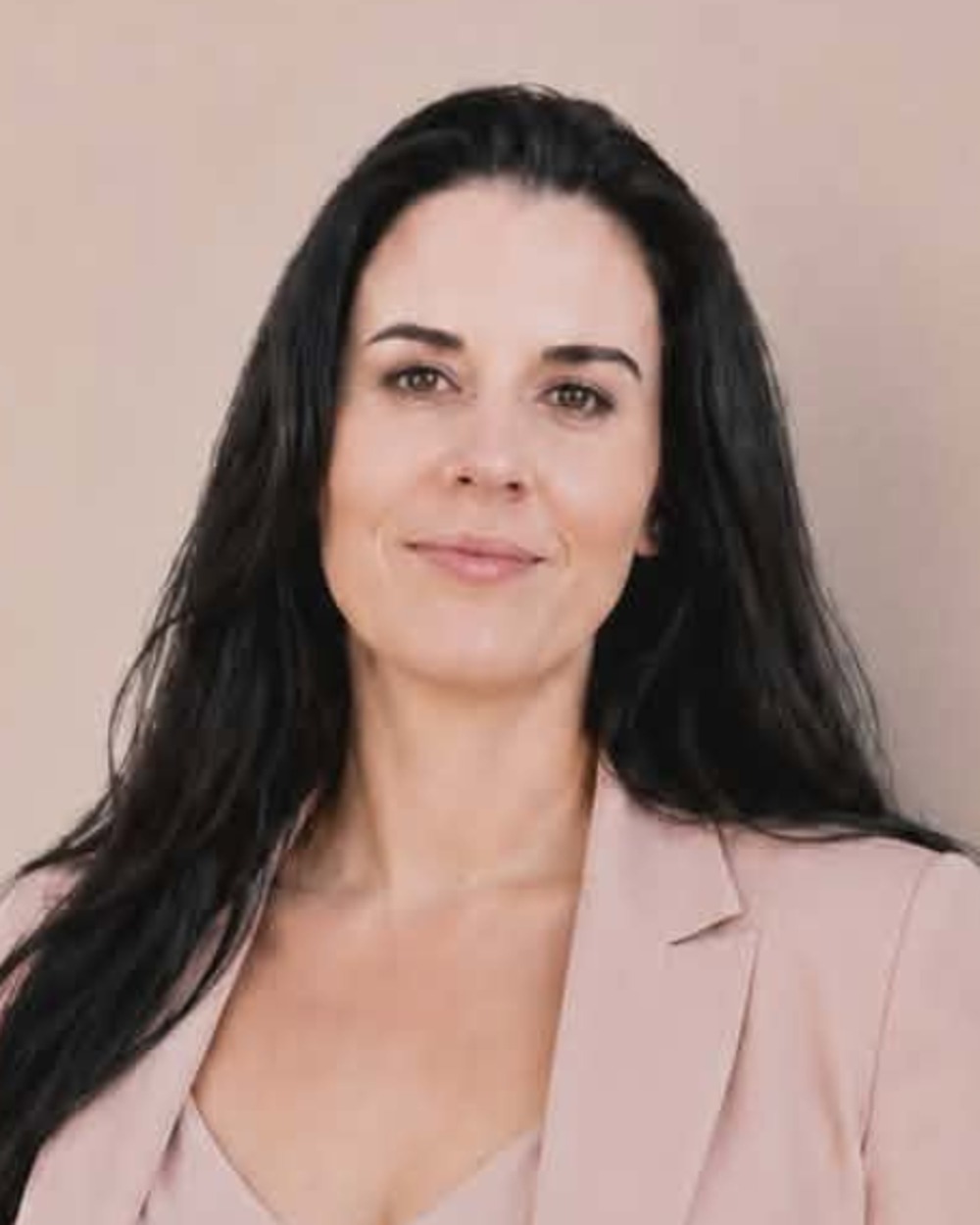 Portrait of Amanda Wasilewski, co-founder of FemmeVoyage